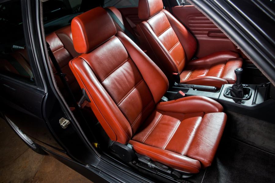 Интерьер BMW M3 Coupe (E30) 1987 года  (NA) (фото 35 из 38)